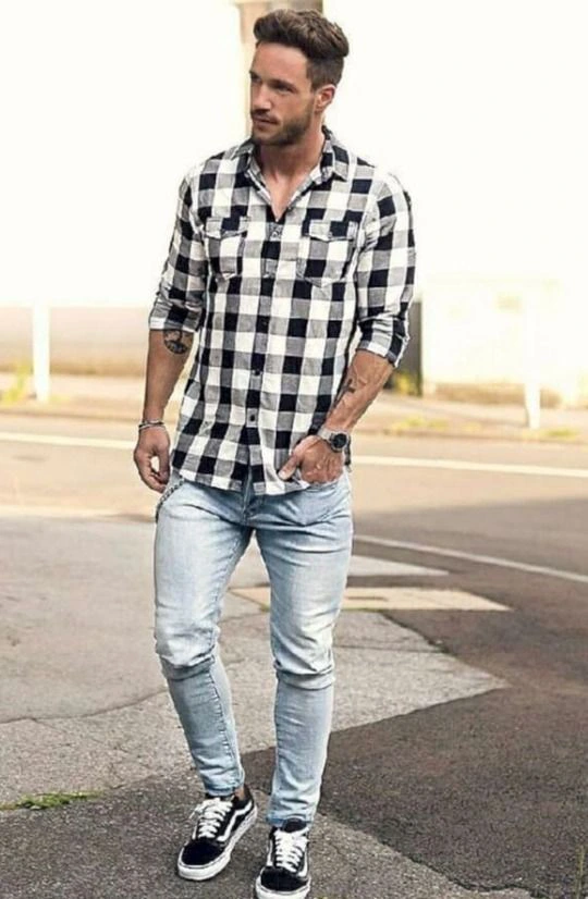 Graphic Shirt with Ripped Denims